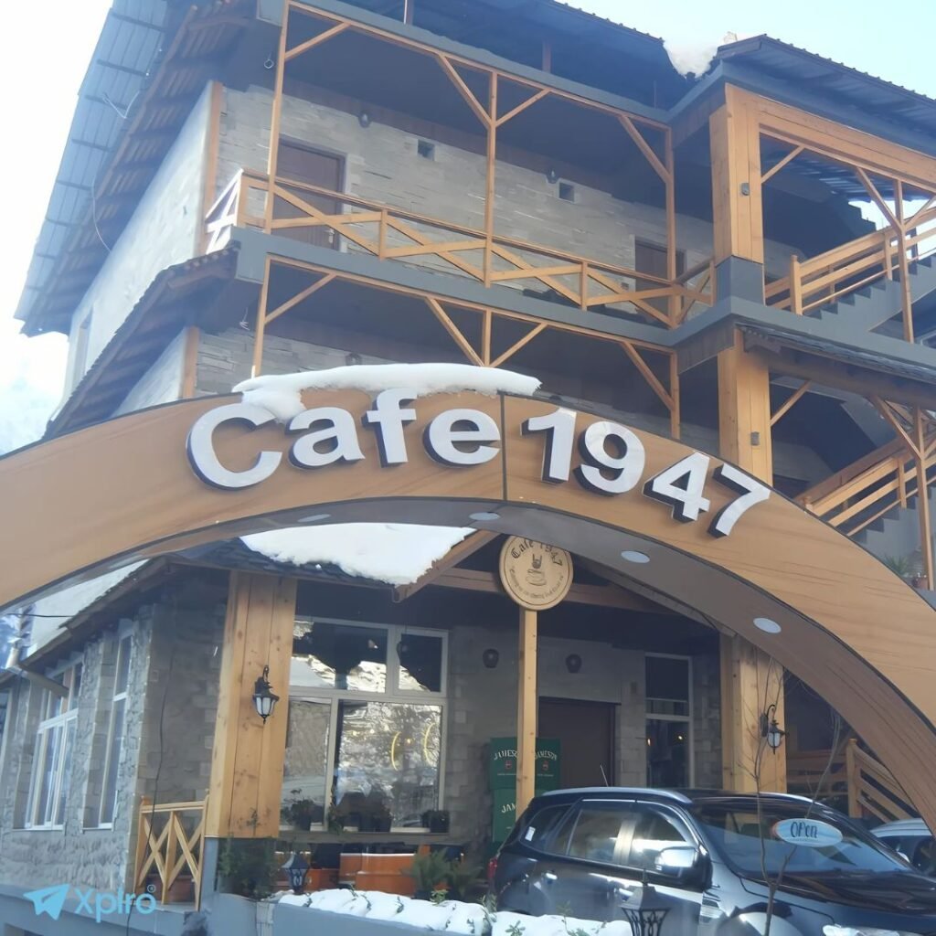 Café 1947 – Vibes by the River, Xplro