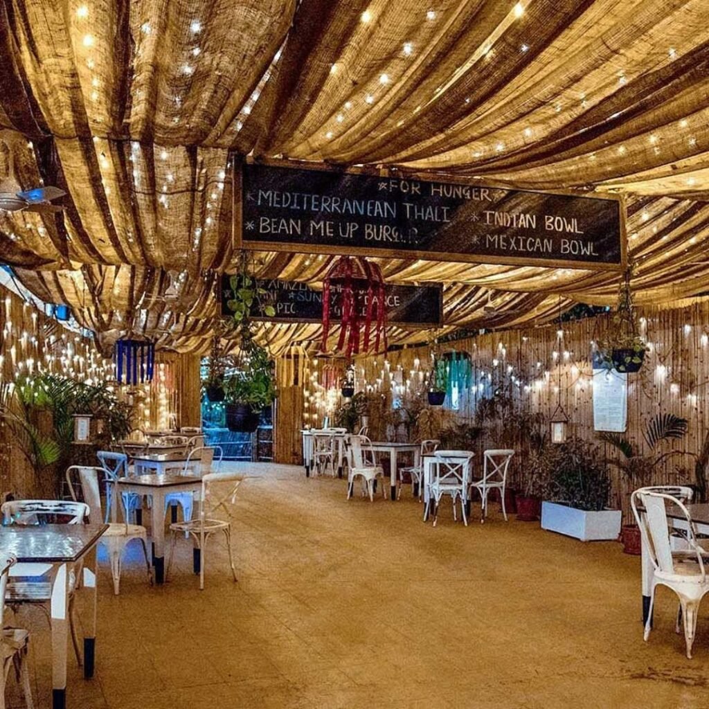 Earth Cafe @ Waterfield, Xplro